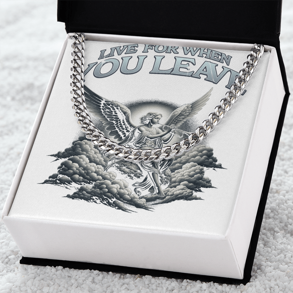 Accessories: Cuban Link Chain