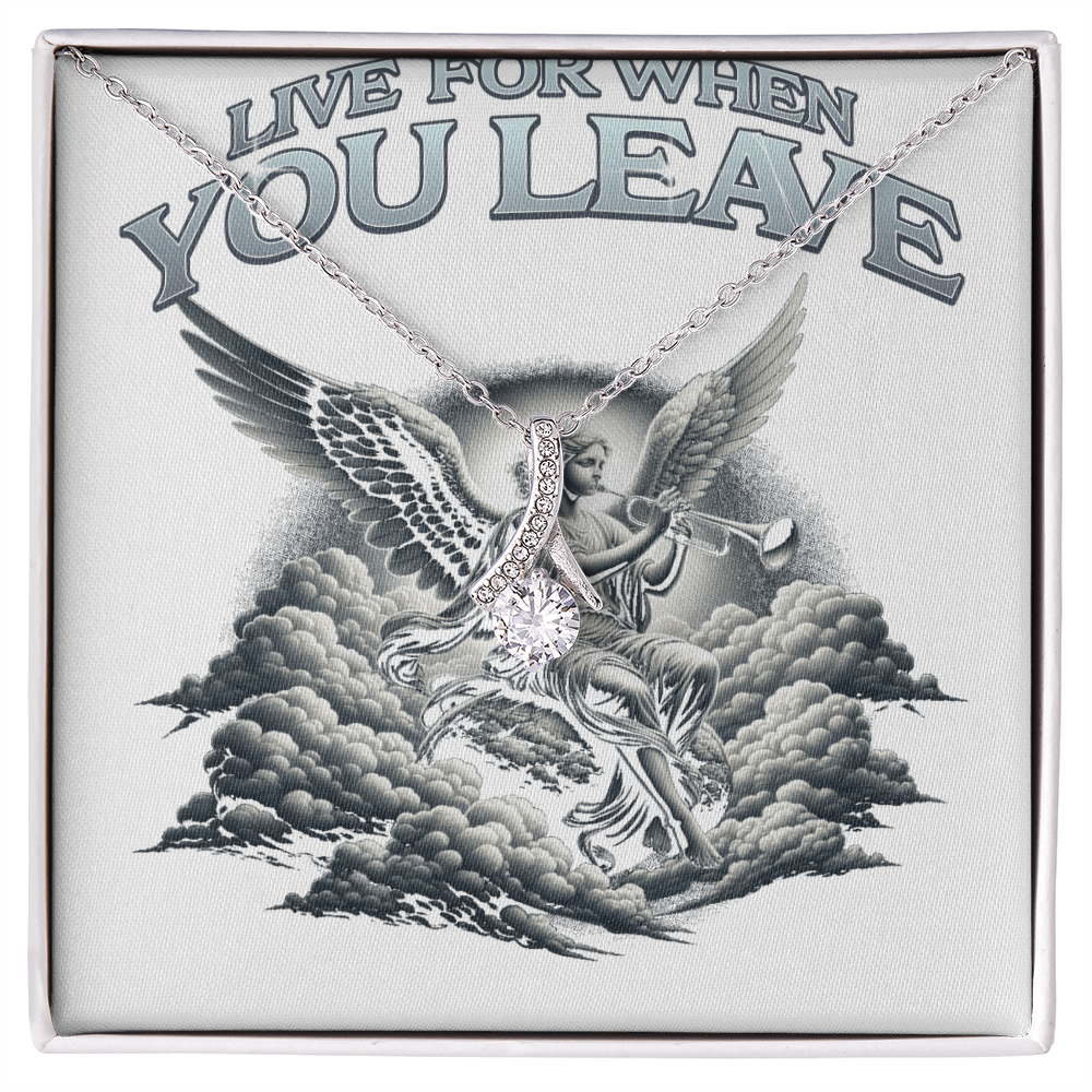 Accessories: The Alluring Beauty Necklace