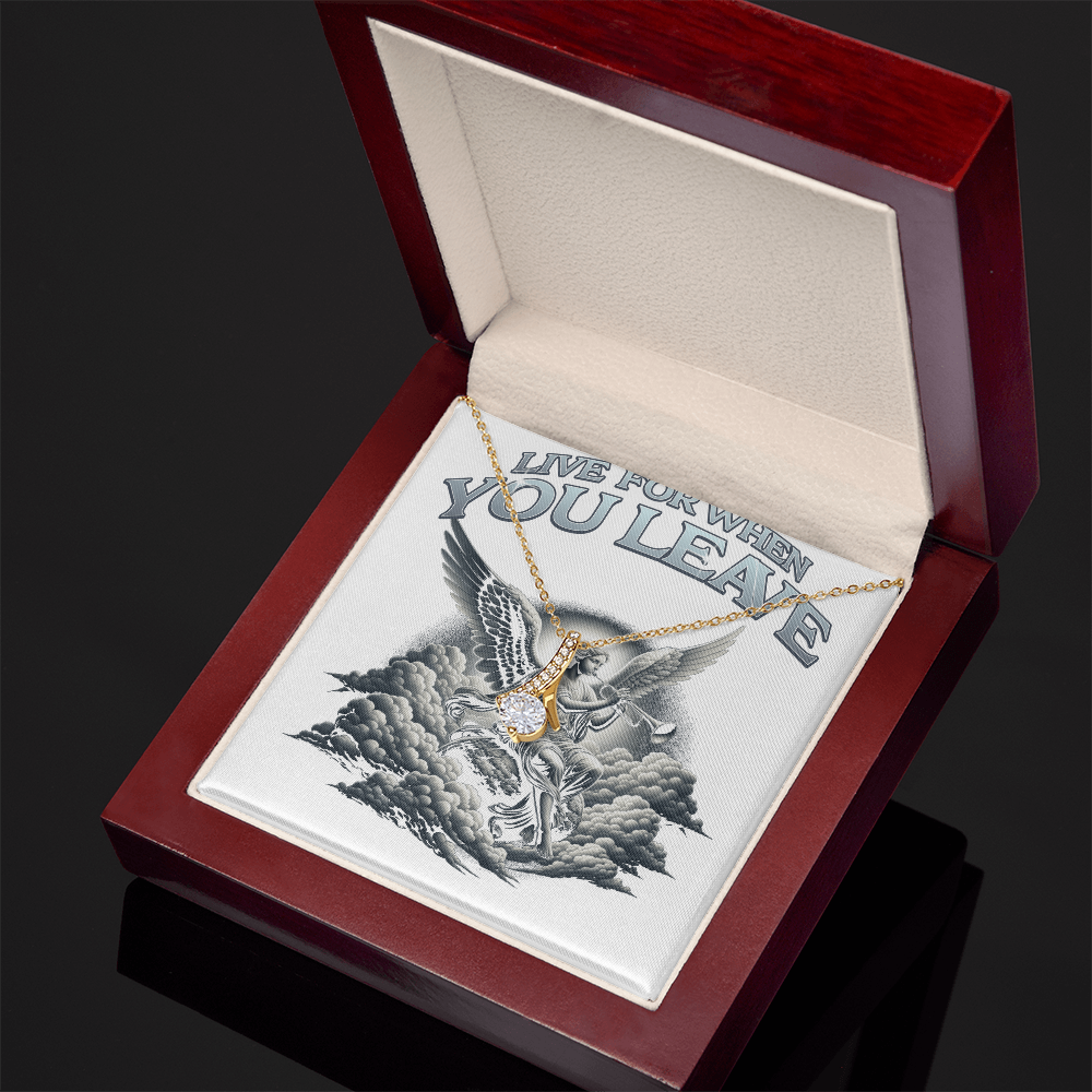 Accessories: The Alluring Beauty Necklace